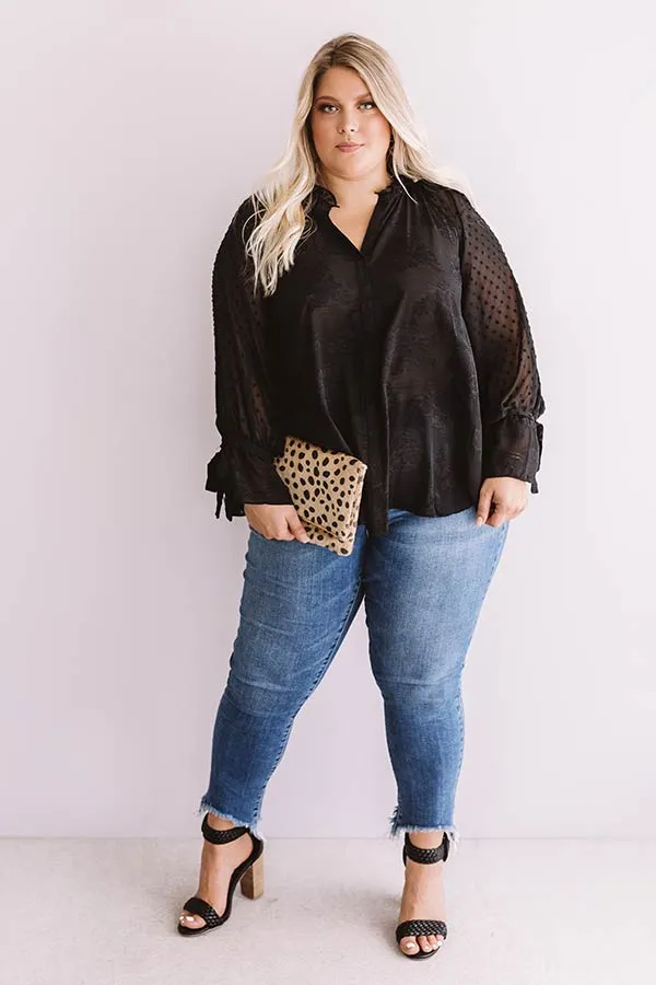 A Dozen Roses Shift Top In Black Curves