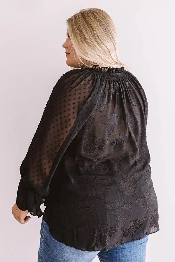 A Dozen Roses Shift Top In Black Curves
